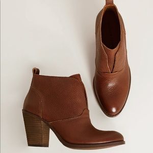 Never worn Lucky Brand Ehlen booties